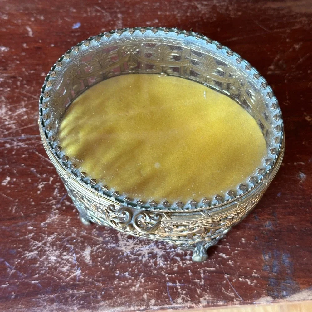 SOLD Vintage 1950s Casket Jewelry box Hollywood Regency Glass Gold metal trinket - Picture 6 of 7